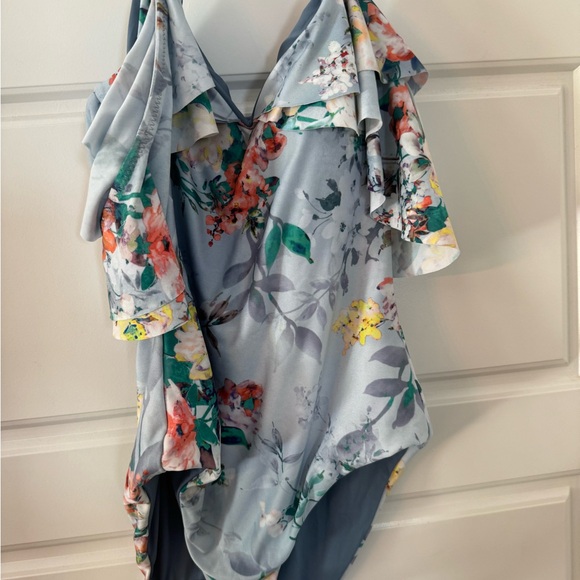 Becca One-Piece Floral Swimsuit Size Small - Picture 3 of 8